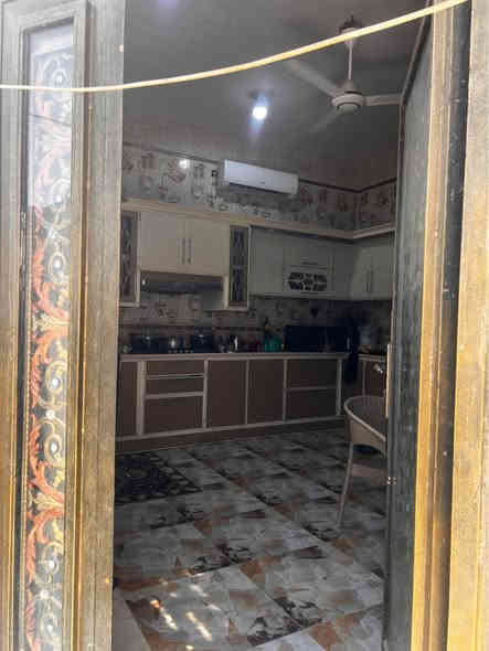 بيت للبيع موقعه قرب جسر خال بلفيروزيه ركن مساحتة 200 متر يحتوي على غرفتين وحمام داخلي وخارجي واستقبال ومطبخ وهول وغرفه واحده في الطابق الثاني ومطبخ صغير ايضاً سنة البناء 2021 السعر ب165 مليون وقابل للتفاوض

للأستفسار اتصال على الرقم

*********** البصرة
