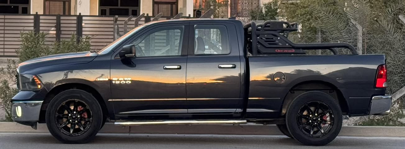 رام 2017 بك هورن ماشية 124 حادث من امريكا شخط صفحة اليمين وشوية باب البدي مواصفات :
-محرك 5700
-تشغيل عن بعد
-حساسات امامي خلفي
-شاشة كبيرة مع كامرة خلفية داورة
-شاشة معلومات وكبيرة
-تبريد منفصل
-جام خلفي كهرباء
-دبل تحكم ستيرن
-اشارة بالمرايات
-ويل حجم 20 
سيارة جديد جدا وجاهزة بدون نواقص كير محرك كفالة شرط ولا كلوب مشتغل بالدشبول مكاني بغداد حي الجهاد
سعر 163 وبيها شي بسيط
***********
***********
