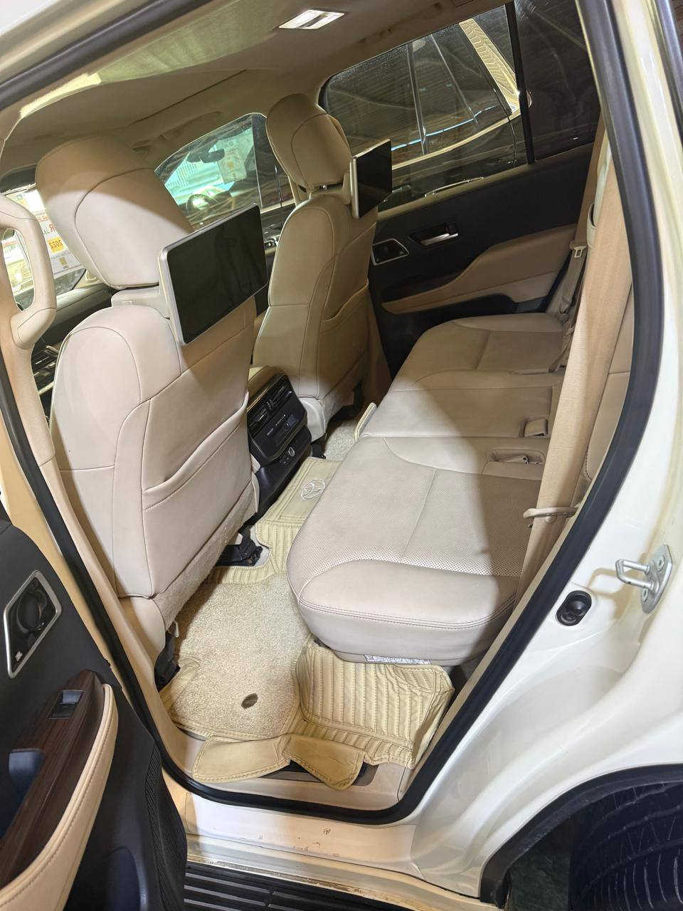 تحيه طيبه السلام عليكم ورحمة
الاندكروز 2022 تطبيق ساز

3 شاشات 

فول مواصفات 

ماشية 76 الف 

مكفوله

رقم اربيل شرط تحويل مباشرة سنويه هزه جديد 

655 ورقه وبيها مجال 

اي استفسار 

*********** ابو امير 

مكان بغداد البياع معرض المنار الحديث شارع 2
