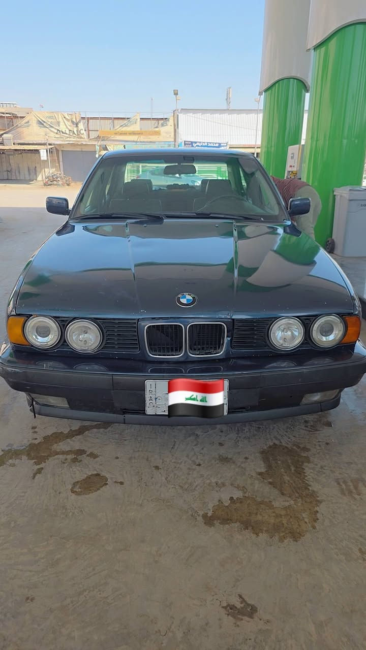 للبيع BMW 525 مفتوح
تبريد شغال كير ومكينة جديد ومكفول 

جانيها من ٢٠٢١ السيارة بأسمي تحويل ثاني يوم

السعر  52 ورقه بيها مجال بسيط للشراي 

مكاني بغداد الرصافة 

التواصل : ***********
