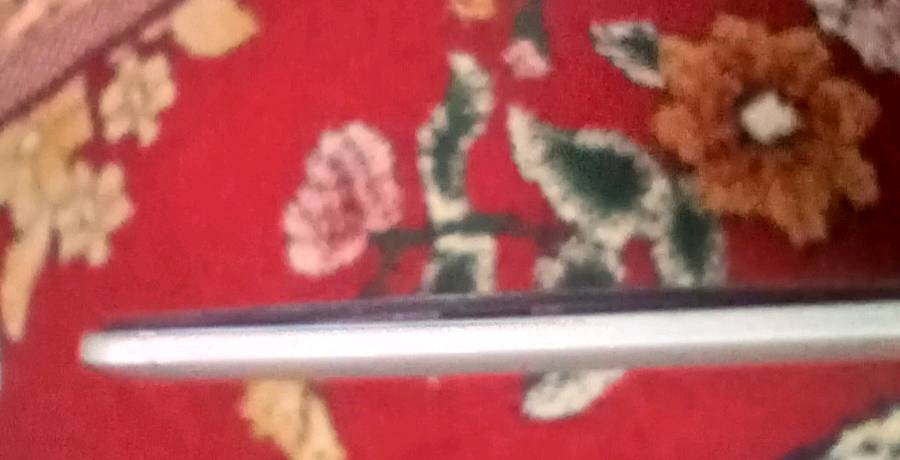 لابتوب hp probook 640 g5 
المواصفات 
core i5 جيل 8 
رامات 8 
هارد ssd 256 
البطاريه تدوم من ساعة الى ساعتين حسب الاستخداك

العيوب
فقط بروز صغير جدا في اطار شاشه قابل للاصلاح 

العنوان 
ديالى بعقوبه 