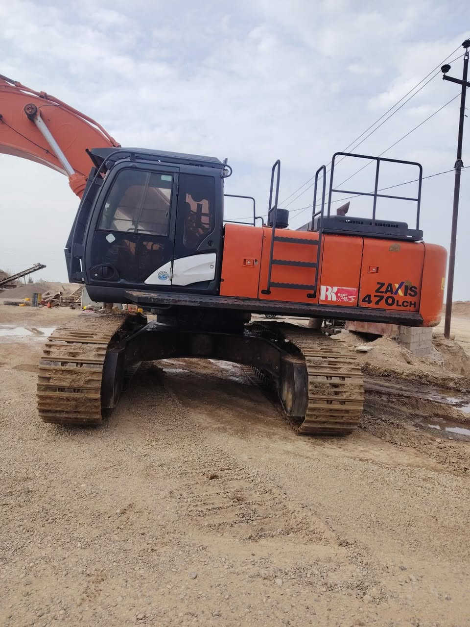 حفاره للبيع جي فايف موديل 2019
للبيع اوً مراوس 350 حفاره جديده 
مضخات مامفتوحه 
***********
***********
