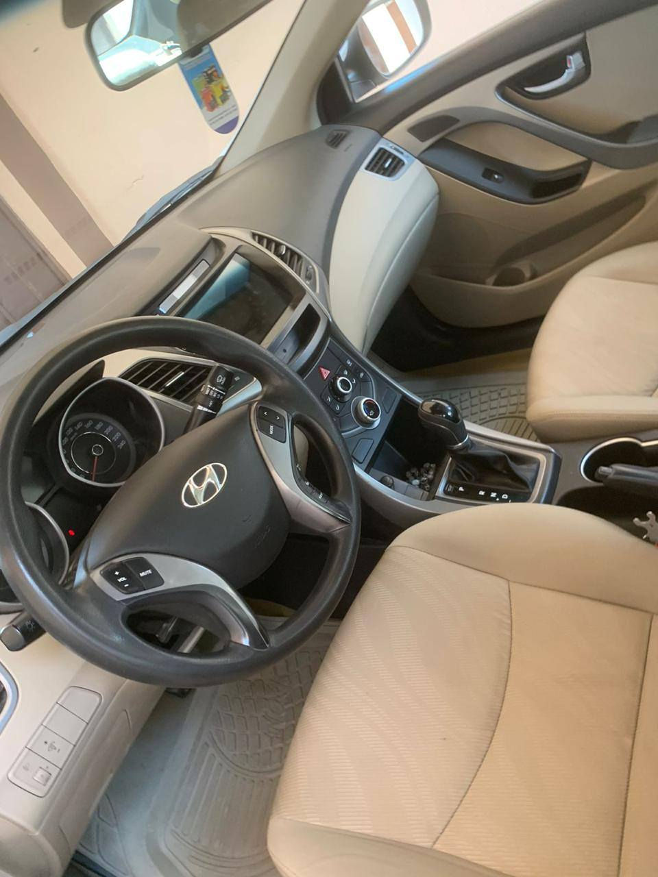 النترا 2015 خيلجي
بيها ربع بونيد وجامرلغ ونص باب صبغ  بدون دواخل
سياره جاهزه من كل نواحي
تواصل ***********
السعر 120 بيها مجال بسيط
