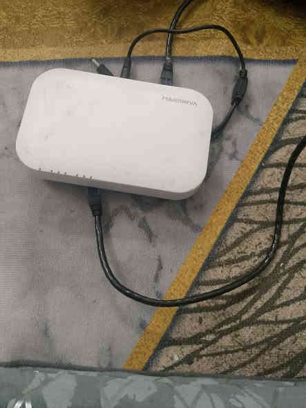 عاكس عدد ثنين  مع راوتر شرط شغالين واستعمال قليل السعر الراوتر 15   والعاكسه هم   15 العنوان حي الانتصار التواصل ***********. اسيا ،***********
