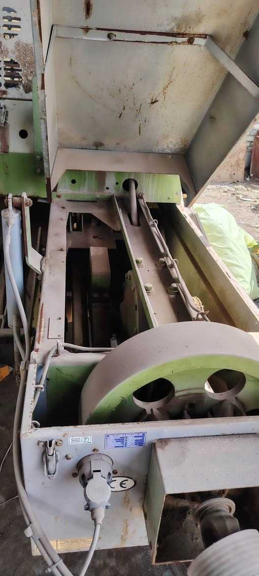 كابسه موديل 2019 نضيفه مكفوله كفاله عامه كلهه عل غراضهه شركه مشتغله موسم واحد فقط إستفسار عل رقم  ***********
