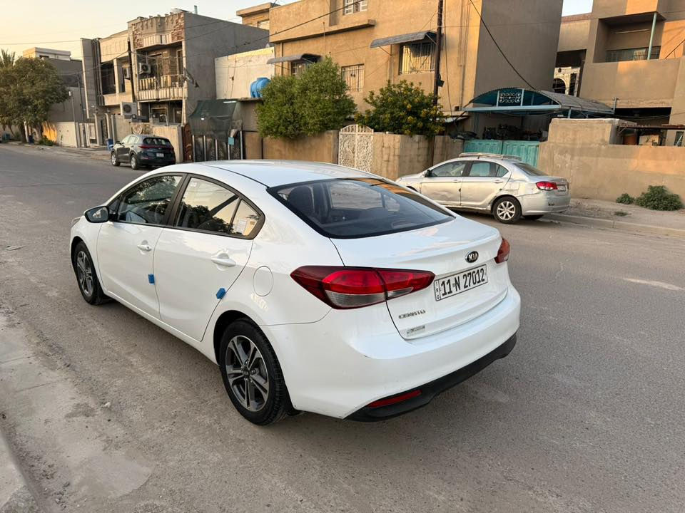 سلام عليكم سيراتو مديل ٢٠١٧ مكفوله بدون صبغ بدون باردمكفوله مابيه أينقص ماشيه ٧٩ سياره جديده رقم جديدهزه سنويه جديده بسمي مكاني بغداد
رقمي ‭0773 639 4616
