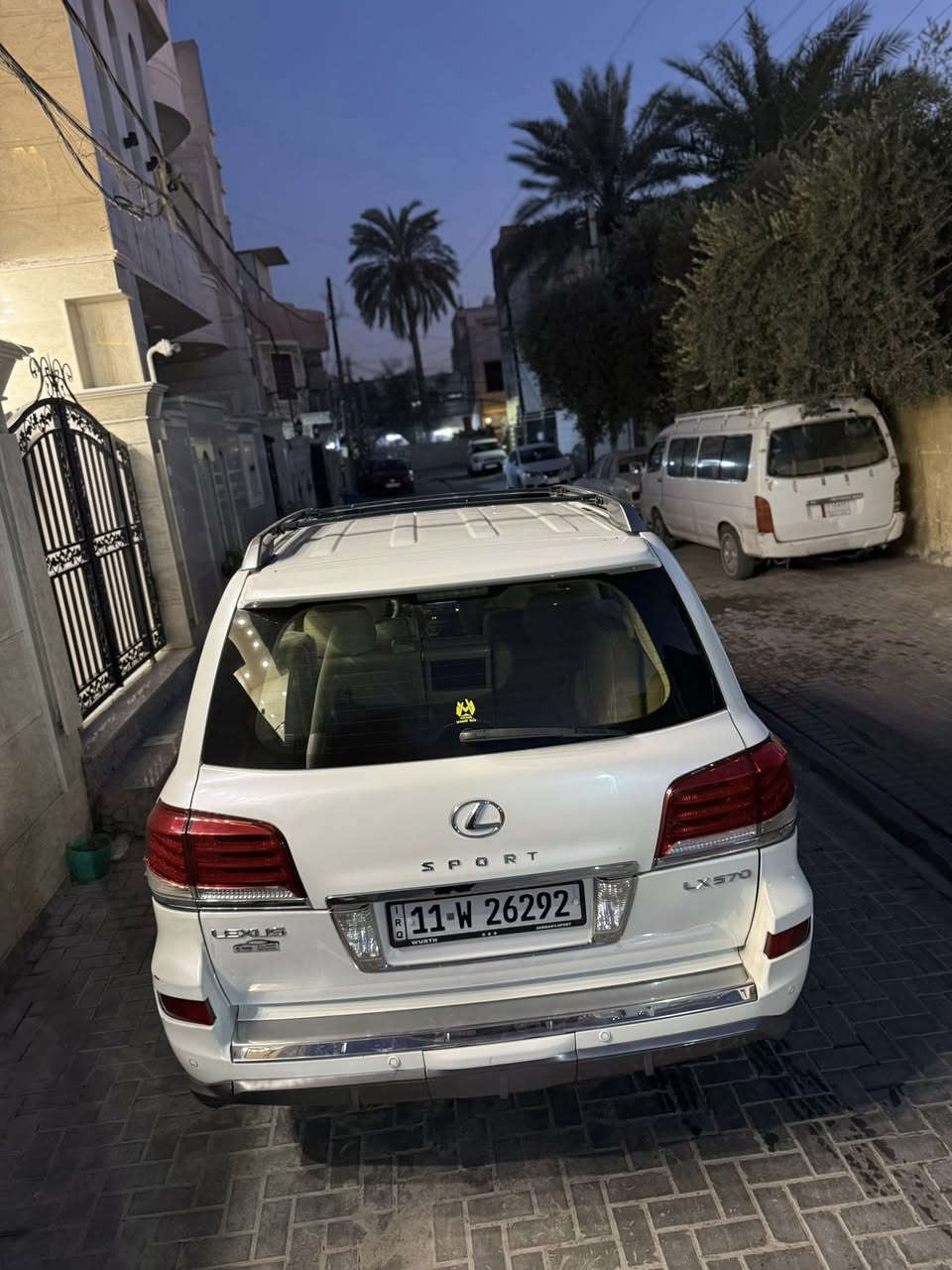 لكزس 2010 بلاديه السياره ومكفوله من الحادث والصبغ والتبديل
سياره فول مواصفات  short بريمه 
فتحه 
5 كامرات دواره كلهن شغالات رادارات كلهن شغالات 
حاكيه ناطقه 
بصمه 
بصمه ابواب تشغيل عن بعد 
٣ قطع تبريد 
تحكمات ستيرن .كشنات السياره كلها كهرباء،صندوق ذكي فتحه وغلق،مانع انزلاق مثبت سرعه،مري شفط ،تخم تايرات جديد،كشنات تدفئه خزن ميموري شاشه لمس ،قماره بيها DVD
رقمها بغداد شبه مميز رقم لسياره وكلش حلو سياره ممتعوبه ابد 
انضف من الصور السياره فقط بارد بل صندوق كلشقليل
مكاني بغداد السيديه بيع او مراوس بسياره اصغر سعر خاص 

***********
