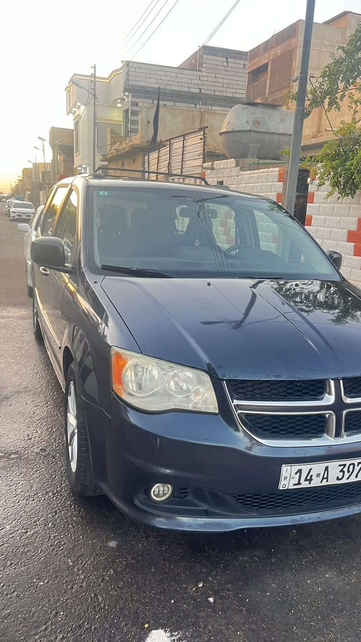 دوج كرفان موديل 13 وارد كندي
بيهه ضربة بجم واصل لغد وبيه قطع صبغ 
مكينه توه مبدل وجه كامل زنجيل كت كامل مع ادامه كامله للمكينه من نوزلات وبلكات وولف حماوه وماي اصلي 
الكير بي تاخير بالنمرتين الاولى والثانيه وبعدهه يمشي مابي شي فقط نتعه بداية تحريك ابيعلك كير كايم 
وانزلك فلوسه 
حداديه جيده كلهه 
تبريد شغال ثلاث قطع 
تخم تاير 
فول مواصفات بيهه باب سلايت بي خلل بالقفال
رايدها ب115 وبيهه مجال لليشتري 
مكاني بصرة رقمي***********
شرط التحويل رقمها بصره 
سنويه ل30 تخلص
