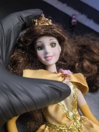 الحسناء • فخار • ٣٠ سم