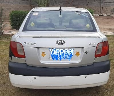 السلام عليكم برايد 2009 خليجي صبغ باب والهلالات الرقم انبار سياره جاهزه من اي نقص مكان  السياره الرمادي محرك 1600
***********
