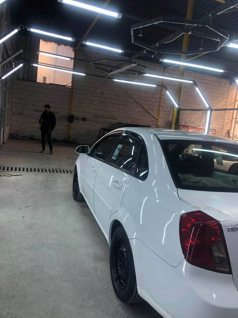 ئوبترا موديل ٢٠١٢ گير عادي ٢ بارجةو نيوي سبوغة سةنةوي نوية بي تةقةو رةقةية بو زانياري زياتر ژمارةي خاوةني *********** أربيل, العراق
