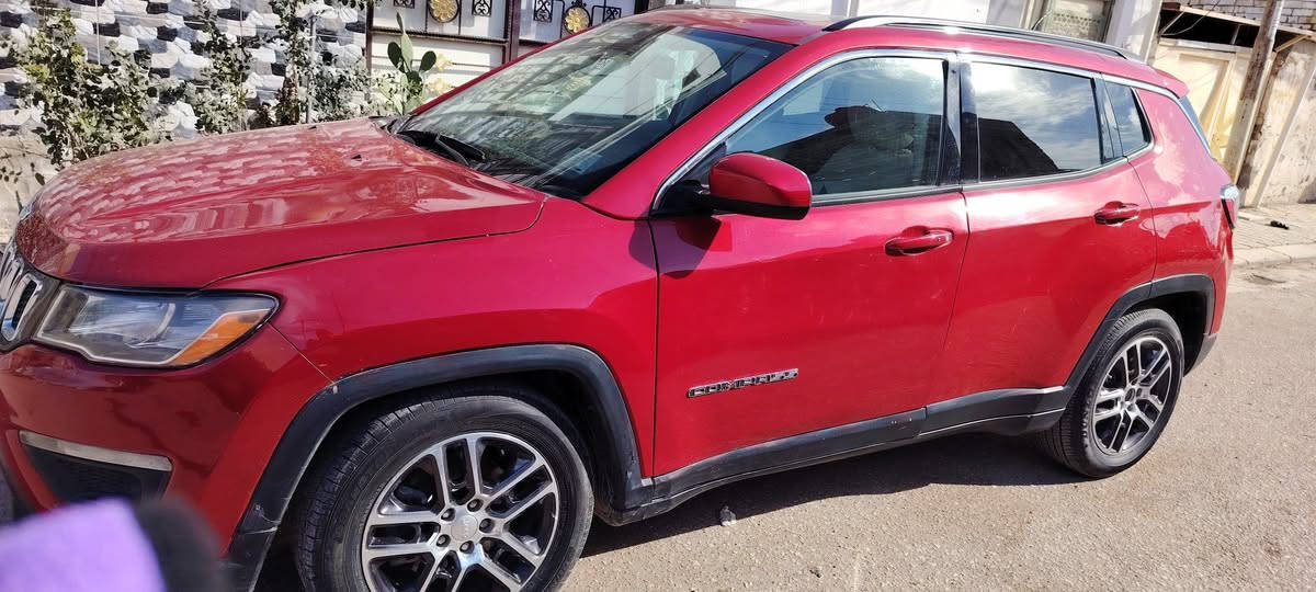 سلام عليكم

جيب كومباس موديل 19 
بصمة 
تبريد امامي خلفي 
بانوراما 
مثبت سرعة 
تحكم ستيرن 
كشنات جلد
سايد بريك بصمة 
كاميرا خلفية 
شاشة كبيرة 
مكينة 2400 
و باقي المواصفات معروفة 
ماشية 86الف 
رقم نجف وراعيه نجف
ضربتهاااا جاملغ و بنيد و البنيد ملاون 
 و بيها كم دحجه 
يرباك ستيرن طاك 
السعر 105و بيهاا مجال و تعال شوف و بيك خير و تدلل 
للاستفسار  ***********
