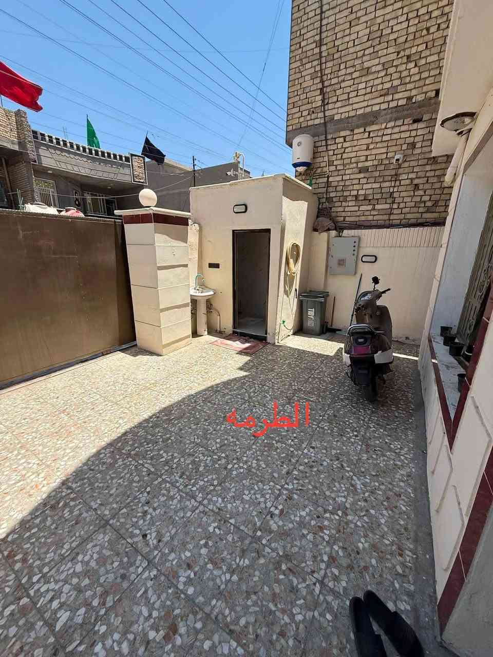 راسه المعلمين محله 751/ زقاق 39
المساحه 120 واقع حال 125 كامل مكمل
هاي صور البيت وبل عافية على الي يشتري
يحتوي على ثلاث غرف نوم كبار صحيات
ثلاثة مطبخ ثنين حولي ثنين البيت مرتب
الأرضية مرمر الكهربائيات من شركه اوزن
يباع حسب التفاق مع الأغراض او بدون
هذا رقمي ***********
رقمي الثاني ***********
السعر خاص أؤ وتساب او تصل على الرقم
