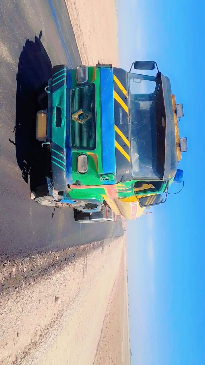 سلامو عليكم تنكر للبيع  سعر مناسب رقم الهاتف:  ***********
