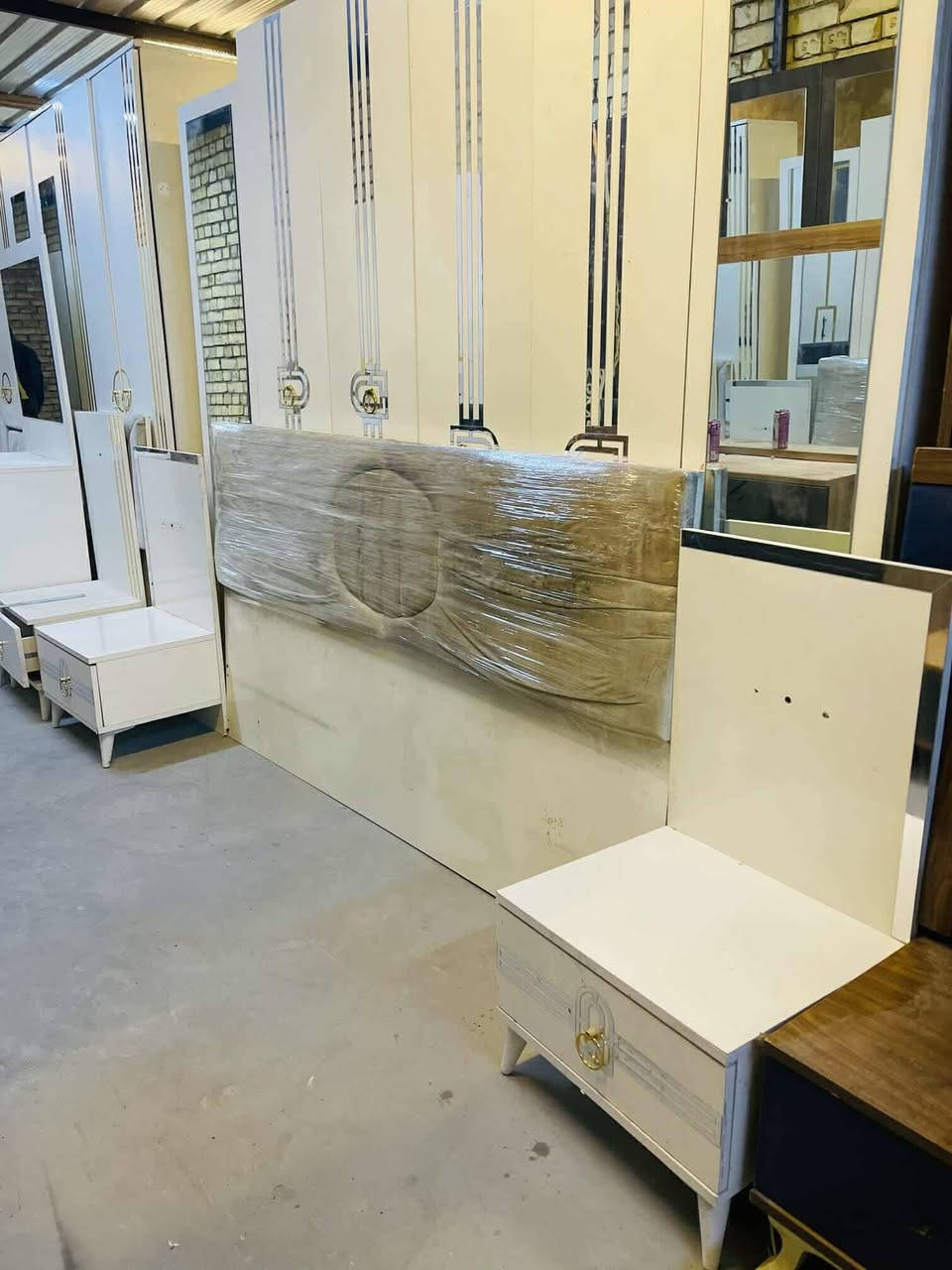 غرفه تركي مستخدم 5 قطع نضافه  90بل 100 نضام ابواب سعر 450 قفل مع شد اونقل مجاني داخل بغداد محافظات بكروه.


**إذا كنت صاحب هذا الإعلان وتريد حذفه لأي سبب، رجاءا أرسل رسالة إلى الدعم الفني**