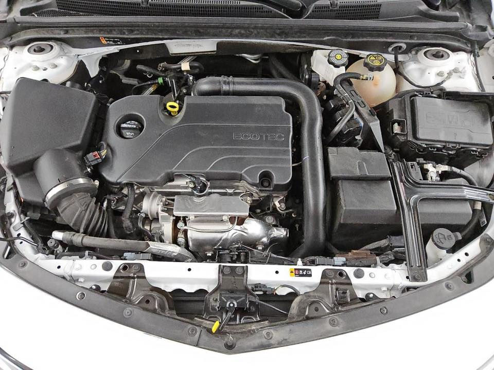 السلام عليكم
شوفرليت ماليبو 2023 فئة LT رقم اربيل وكالة او تحويل مضمون وصور الحادث مرفقة 
المواصفات : بصمة تشغيل / كرسي كهرباء / تشغيل عن بعد / تحكم ستيرن / شاشة كبيرة / تدفئة كشنات / رادار امامي / اطفاء ذاتي / بلوجكتر LED / ويل كب  / قطعتين تبريد / مانع انزلاق / بلوتوث / اواكس / USB / محرك 1500 T
منضومة زنون 200$ 
تخم تاير 200$

السعر 135 وبيها مجال حك الجيه 

 ‭0773 750 7740‬
