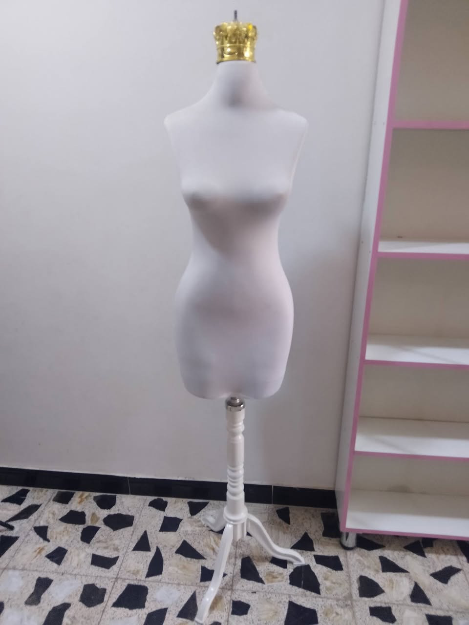 أغراض نظيفه مال بيت كلشي بسعره .
للاتصال ***********.أبوحيدر
