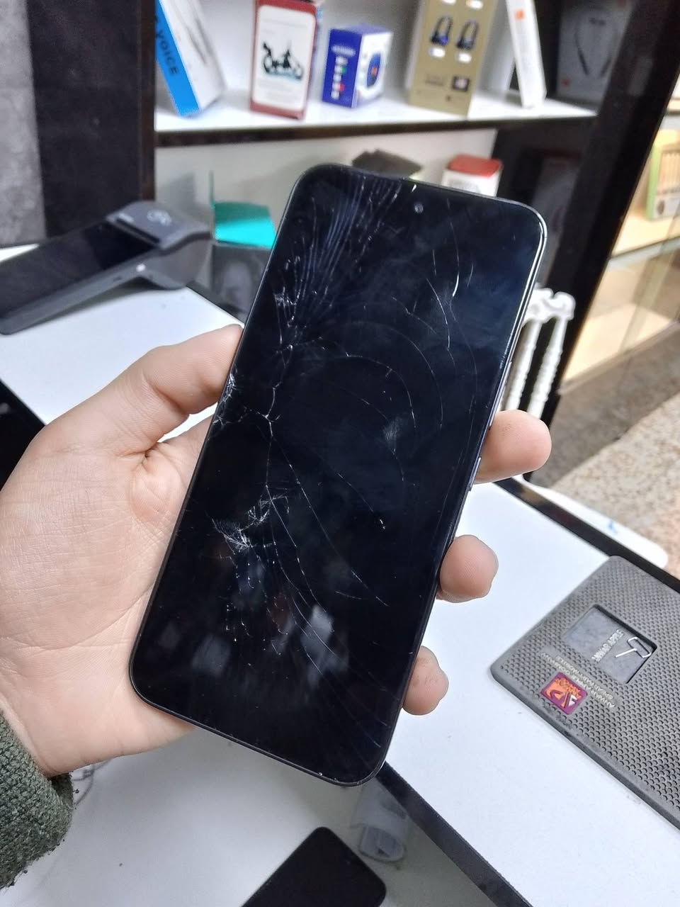 السلام عليكم انفنكس GT 30برو ذاكرة 256 رام24 الجهاز 120فريم شفتات بي مامفتوح جهاز مكفول فقط فطور بالشاشة ماماثره علمس السعر 130الف العنوان بغداد العبيدي الرئاسة شارع 20 للاتصال ***********
