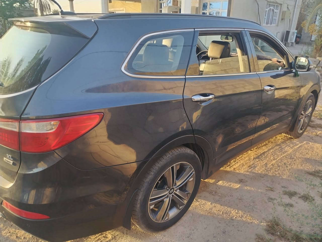 السلام عليكم
سنتافيا ٢٠١٤ وارد أمريكي ظربتهة أمامية الدعامية و الجاملغ و شويه من البنيد
المواصفات
بصمة أبواب
كشنات كهرباء
فتحة سقف بانوراما
قطعتين تبريد
7 راكب السياره
جنطة كهرباء
مخرج كهرباء AC
كير و محرك مكفولة 
السيارة فول مواصفات لمتد
السعر ١٤٨ و بيهة مجال 
الاستفسار ***********
