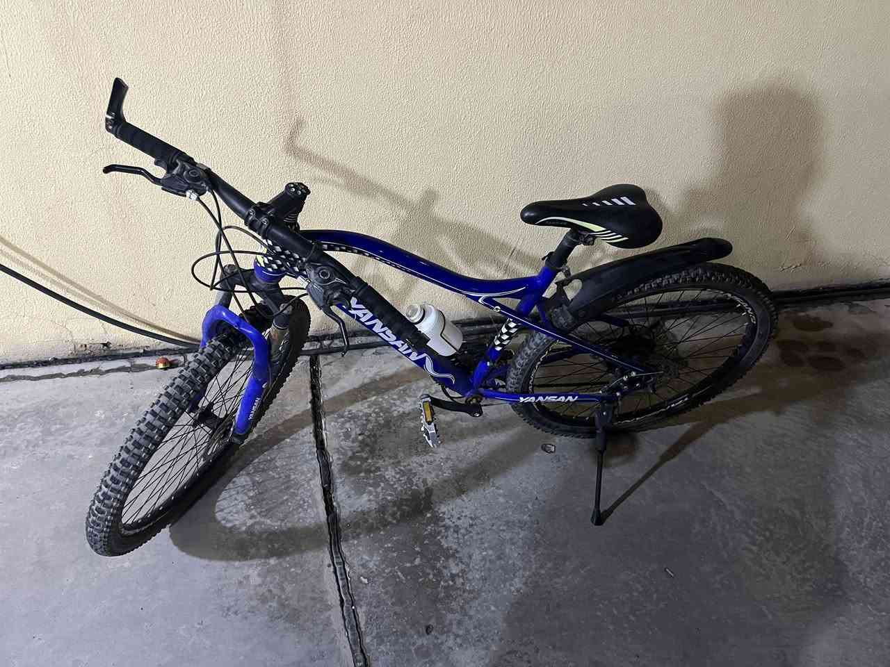 بايسكل ياباني رياضي اخو الجديد 
السعر ١١٠ الف


**إذا كنت صاحب هذا الإعلان وتريد حذفه لأي سبب، رجاءا أرسل رسالة إلى الدعم الفني**