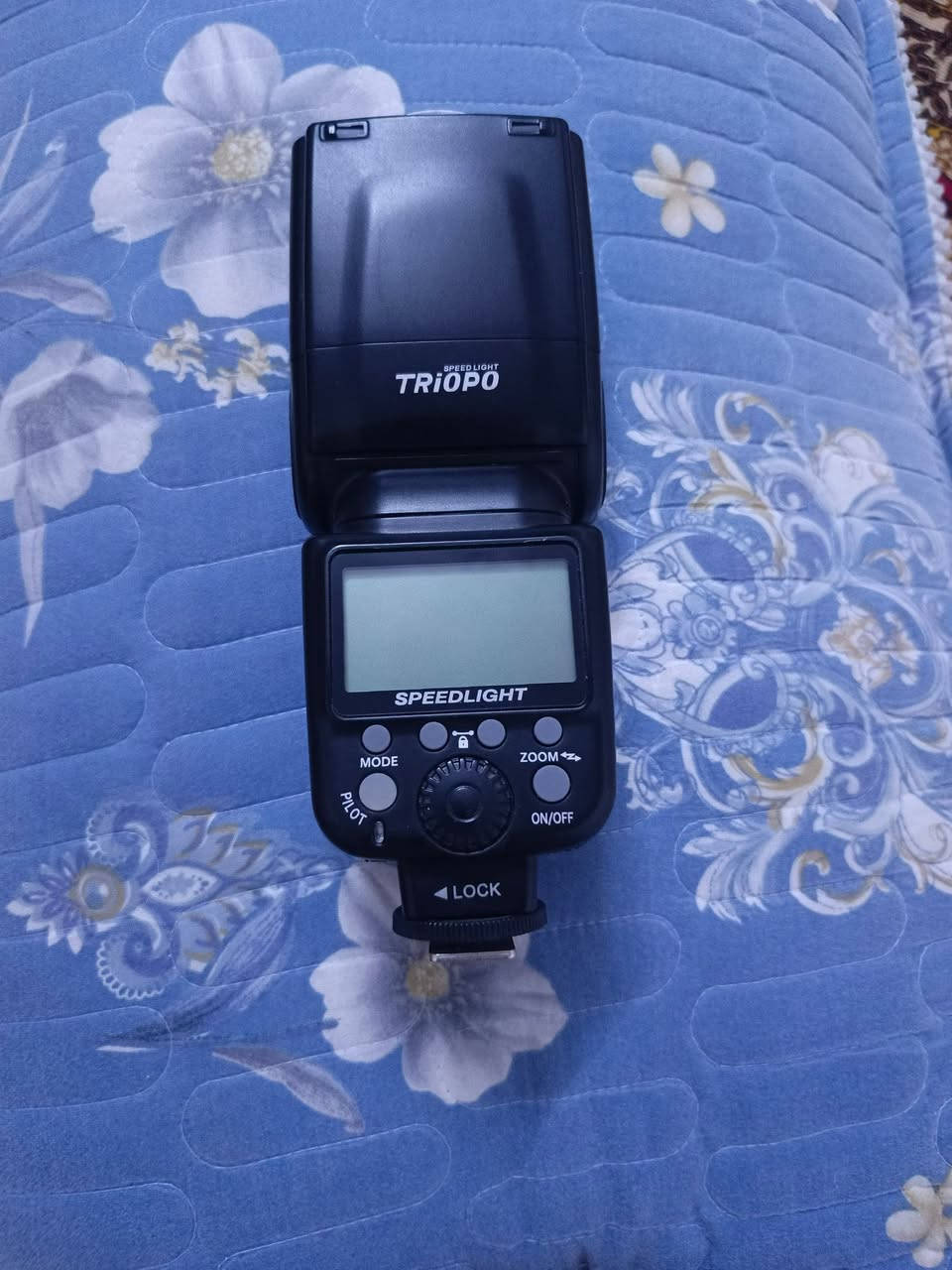 فلاش كامره شغال استعمال شخصي. 
يصير عالنيكون والكانون.. 
السعر 35 ألف مع التوصيل


**إذا كنت صاحب هذا الإعلان وتريد حذفه لأي سبب، رجاءا أرسل رسالة إلى الدعم الفني**