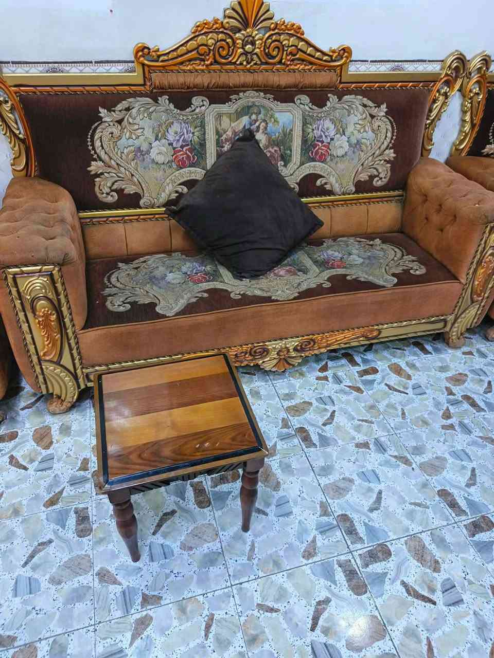 تخم قنفات وميز وكرسي وطبلات لبيع مكان تقاطع درويش رقم هاتف***********
