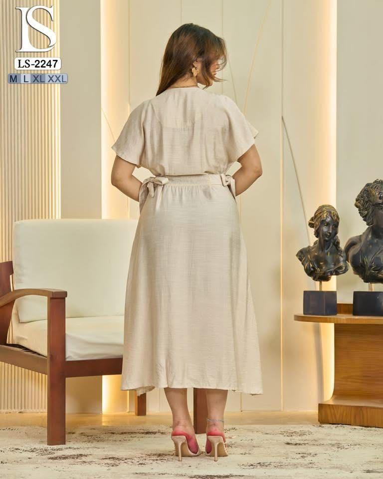 فستان انيق
خامة جاكار ناعم ومريح باللبس متوفرة كل القياسات 

متوفر بلونين بيجي و رصاصي 

توصيل داخل بسماية الف


**إذا كنت صاحب هذا الإعلان وتريد حذفه لأي سبب، رجاءا أرسل رسالة إلى الدعم الفني**