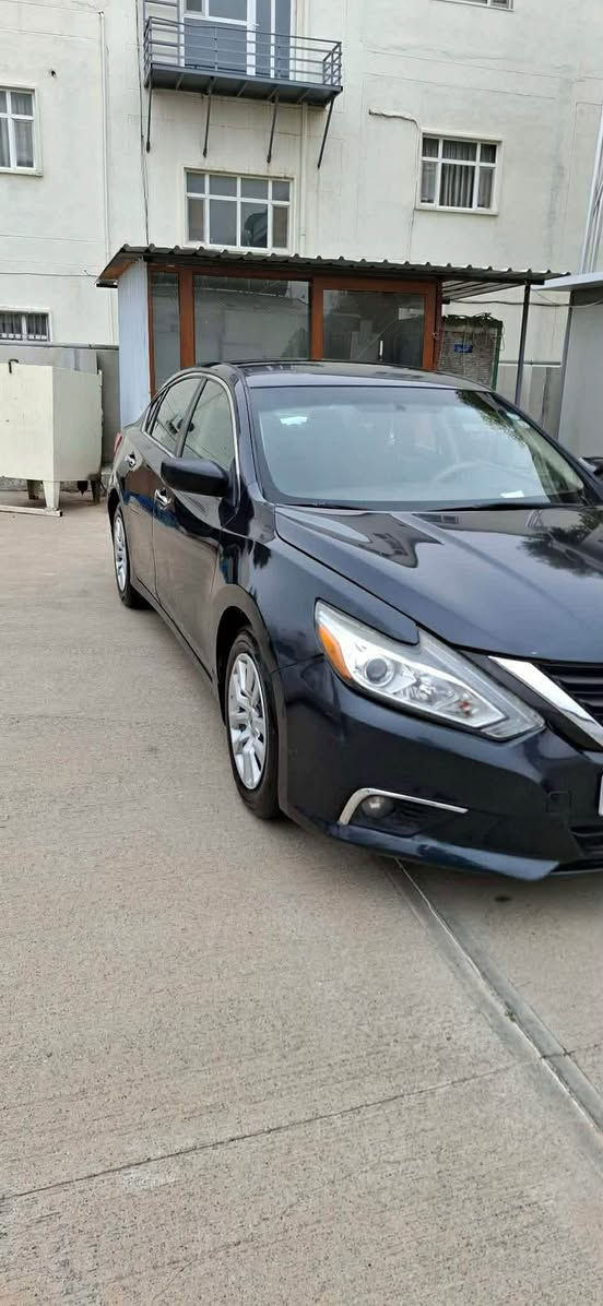 ***********
Nisan altima 2018 
مواسەفات s
بێ ئێرباگ و بێ ناو گرتن پێش و پشتی کەپسە
دوو پارچە کلێری امریکا و یەک پارچە رەش بەسمە و شەغال تحدید سرعە سەیارەکە زۆر پاکە گێر مەکینە تەبرید هەموو گیانی بەشەرتە سەیارەکە رەقەم و سەنەوی هەموو شتی تازەیە 

نیسان التیما ٢٠١٨ مواسفات s سیارە جاهز مابی ایشی نواقص بیشا ٢قطعە کلیر امریکا واحد اسود بدون دواخل کیر محرک تبرید شغال تحدید سرعە کفالە رقم سنوی کلشی جدید أربيل, العراق
