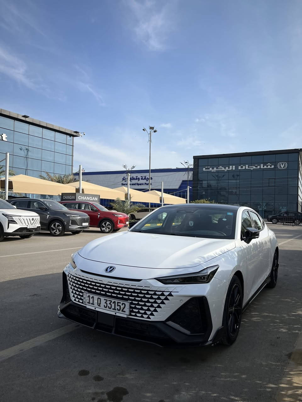 شانجان يوني في uni v داخل ضمان الشركة
موديل 2025 مرقم بغداد بأسمي

 محرك 2000 تيربو
 قدره حصانيه 229 حصان
 وعزم دوران 390 نيوتن متر 
گير اوتماتيك 8 نمر 
بانوراما
ويل رياضي حجم 18
بصمة تشغيل وفتح السياره باب السائق والصدر 
خاصية اغلاق وفتح الشبابيك والجناح والصندوق من البصمه
كشنات رياضيه من الجلد الفاخر 
كشنات تحكم كهرباء 
تبريد كشنات
فول تحكمات ستيرن 
شفتات سرعه 
قفل سرعه وقياده شبه ذاتيه 
صندوگ تحكم كهرباء 
مرايا جانبيه قابله للطي كهربائي 
اشاير بالمري 
4 كاميرات ذات دقه عاليه وصوره 540 درجه
تحذير مغادرة المسار 
رادارات وحساسات امامي خلفي 
كزوز و 4 صالنصات حقيقيه 
جناح خلفي كهربائي 
وضعيات قياده متعدده ايكو نورمال سبورت سمارت +وضع السباق 
ابل كار بلي + اوتو كار بلي 
نظام صوتي من سوني مع دمام خلفي 
المحرك ياباني والگير الماني ومنظومة التبريد ياباني 
ماشيه 15 الف كيلو فقط قابل للزياده,
علمًا تغليف ارضيات + صندوق 200$

السعر 28000 مليون 
 الاتصال واتساب ***********
وممنون مقدماً .
