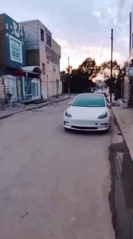 السلام عليكم دار ١٠٠بناء جديد حي الوفاء شغل جناي البيت فارغ بناء البيت طابق ونص سعر ١٦٠مليون مع مجال 
للستفسار مراجعت مكتبنا مكتب الدار الجديد للعقار 
***********
