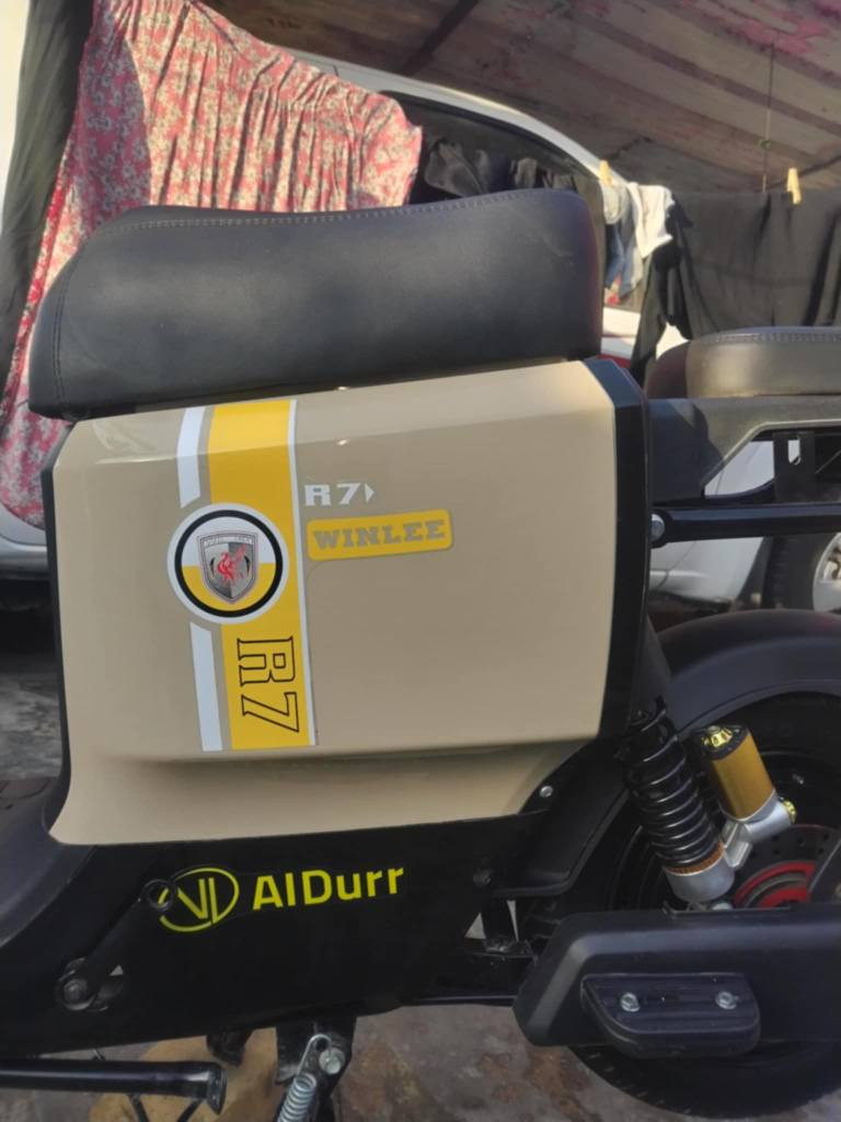 دراجه شحن نوع R7 كفاله مواصفات عاليه نضام بك رجوع للخلف نضافه 100 اشاير يمنه يسره اشاير ربايعه بكلايت عالي ناصي موديل 2026 ستناد صفح السرعه 109 تمشيك 70كيلو 5بطاريات كبار السعر 550 وبيهه مجال للشراي البصرة, العراق


**إذا كنت صاحب هذا الإعلان وتريد حذفه لأي سبب، رجاءا أرسل رسالة إلى الدعم الفني**