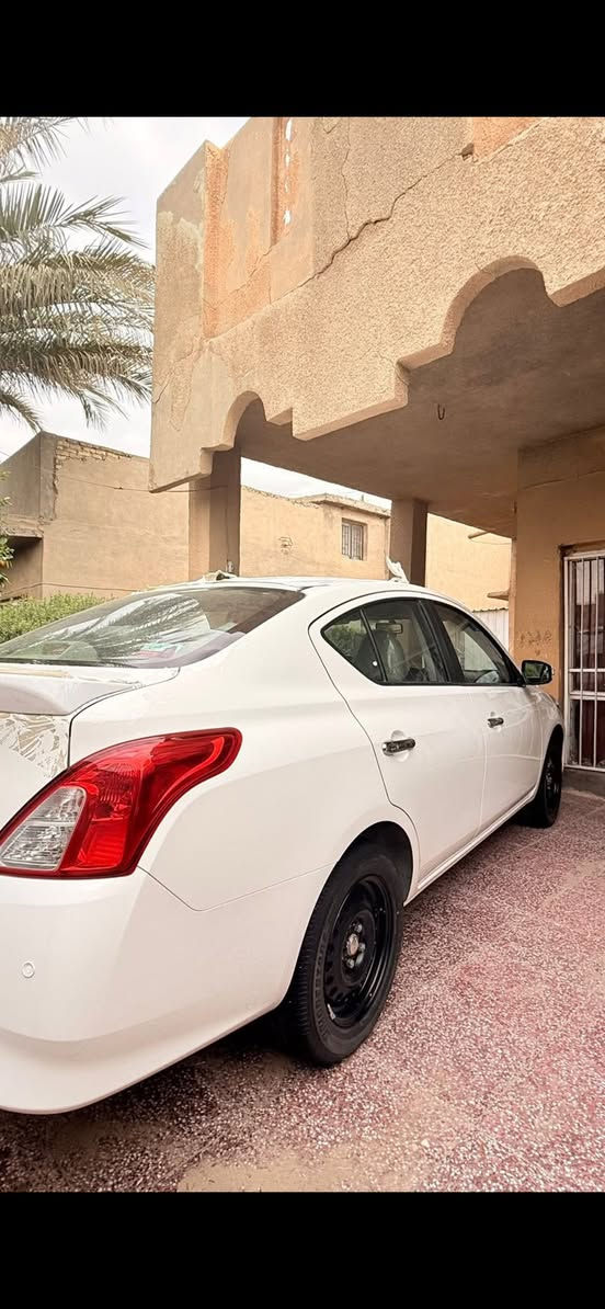 السلام عليكم
• موديل: Nissan Sunny 2025
• المحرك: 1.6 — 4 سلندر اقتصادي وعزم ممتاز
• الممشى: 30 ألف كم فقط
• اللون: أبيض لؤلؤي ✨
• الرقم: أربيل — إنكليزي حديث
• الجير: أوتوماتيك
• التبريد: ثلج ❄️
• صرفية بنزين اقتصادية جداً ⛽
• داخلية وكالة ونظيفة
• السيارة ناعمة بالخط ومريحة بالاستخدام اليومي

⚠️ ملاحظات بسيطة:
ضرب خفيف بالدعامية + شخط بالباب خلفي فقط، والباقي مرتب والسيارة جديدة حرفياً.

🔥 سيارة تصلح للشغل، للبيت، وللاستخدام اليومي بدون تعب
🔥 موديل حديث وشكل مرتب يلفت
🔥 سعرها مناسب مقارنة بالموديل والممشى

📩 الي جاد يراسل خاص، والمعاينة خير دليل
***********
