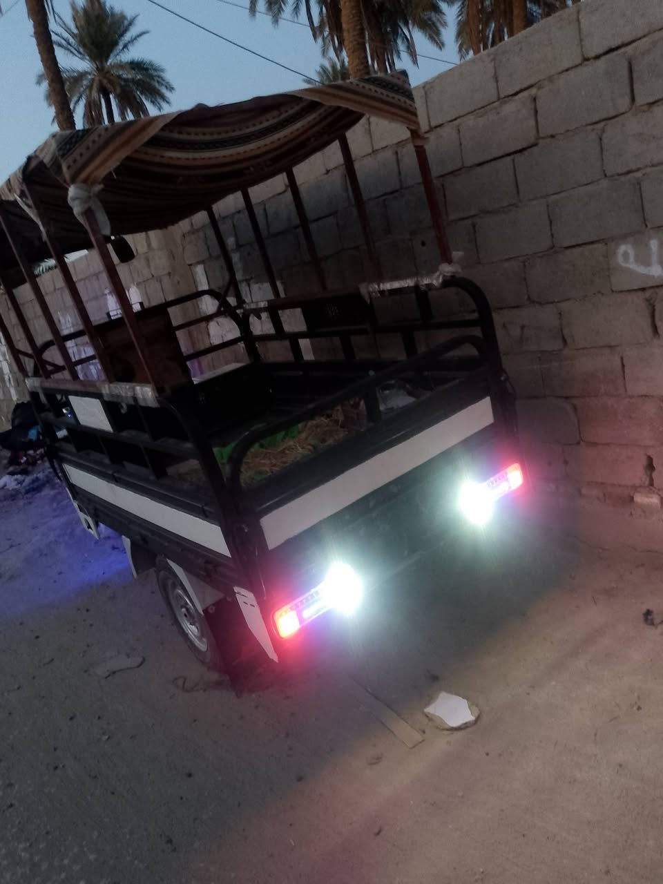 سلام عليكم ستوته كلك اسويلك مكاتبه للبيع شاصي مكفول موديل 22مكاني حله قرب العلويه شريفه بنت اليمام الحسن ع السعر اب 850اوبيه مجال رقمي ***********
