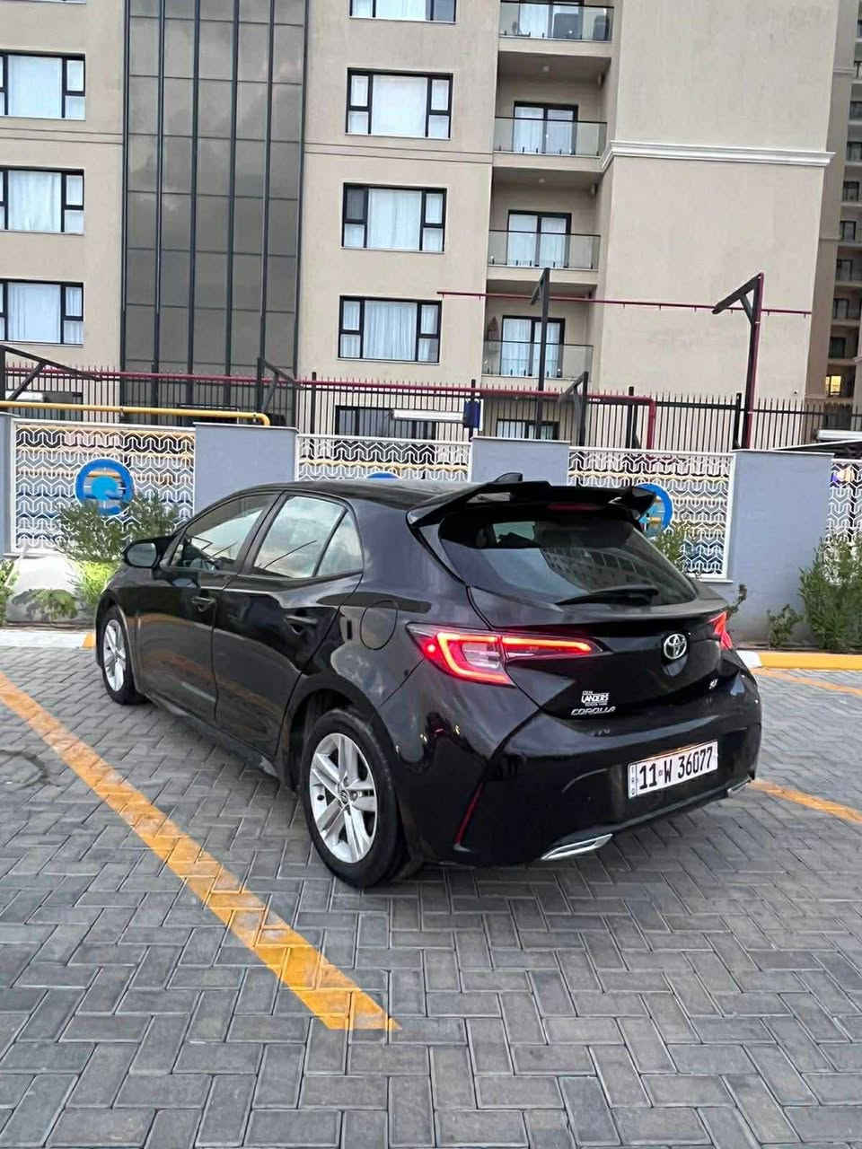 كورلا هاج باك للبيع 

موديل :2020

مكينة :2000

كير:10 نمر 

مواصفات :SE 

رادارات امامي 

شفتات ستيرن 

بصمة

قيادة ذاتية 

توقف ذاتي 

تحديد مسار 

لد نهاري 

اوتو هولد

شاشه كامره تحكمات ستيرن

البنيد مغلف فابلون للجماليه

سبايدر جنطه وشفقه خلفيه بلاد وباقي المواصفات معروفه

حادثها مال امريكا بنيد وبارد بالجاملغ 
وبالعراق باب خلفي يعني صبغ قطعتين بنيد وباب وشويه من الجاملغ الخلفي صبغ
موضح  بلسونار
كير مكينه صدر كله جديد 
رقم بغداد دولي جديد هزه جديده 
مكاني بغداد حي الجامعه 
السعر 128 وبيه مجال
***********
