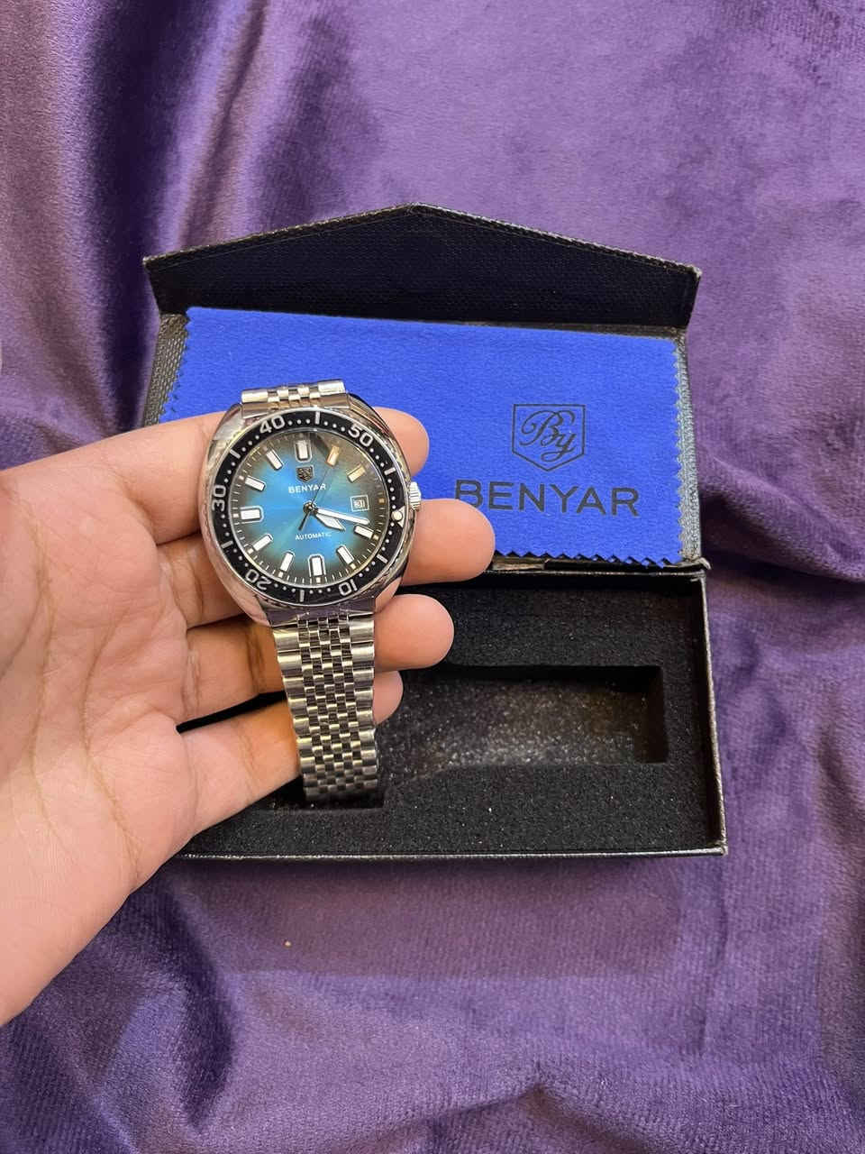 سلام عليكم اخوتي الغالين اخوان ساعة ماركة BENYAR معروفة و غنية عن التعريف قيم وبالعافية عليك بس شرط قيم باليرضي الله اي ايتفسار خاص وتشلع عيوني


**إذا كنت صاحب هذا الإعلان وتريد حذفه لأي سبب، رجاءا أرسل رسالة إلى الدعم الفني**