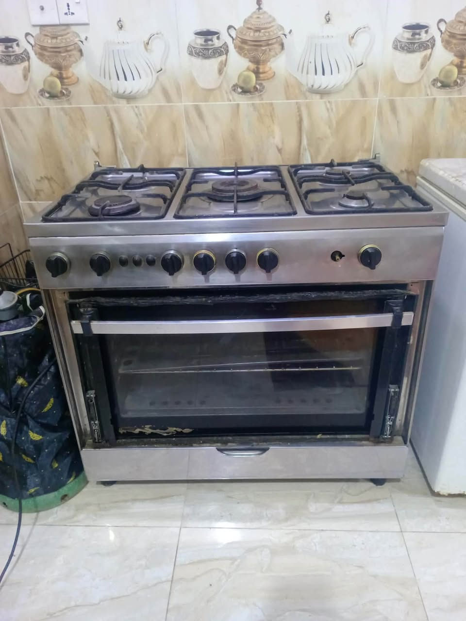 طباخ جدا نظيف فقط ال جامه مال الفرن مكسور شغال كله  سعره 75


**إذا كنت صاحب هذا الإعلان وتريد حذفه لأي سبب، رجاءا أرسل رسالة إلى الدعم الفني**