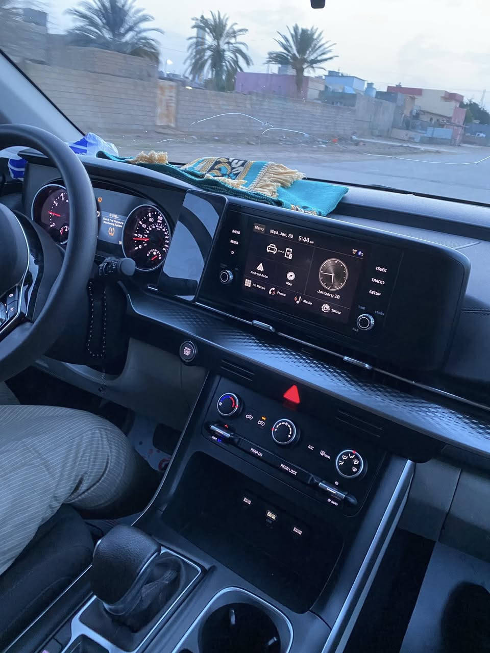 سلام عليكم شباب
كيا كرنڤال رقم أربيل احمر  حادث قطعتين بدون دواخل بدون ايرباك موديل 2024

ماشيه 58 mi
سعر ٢٧٥ 
***********
