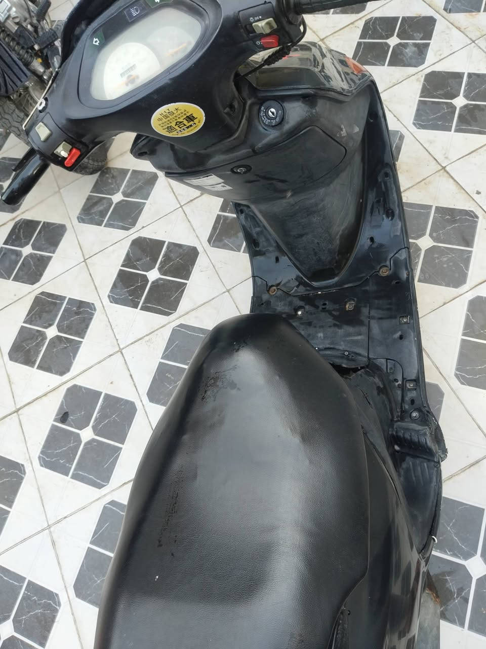 سلام عليكم
من رخصه مدير الكروب
 عندي دراجه فراشه للبيع دراجه نضيفه خير من الله رايدلها كم شغله بصيطات رايدها 400 وبيها مجال شويه مكاني مشخاب طبر ال فرعون *********** متوازي ع بيعتها
