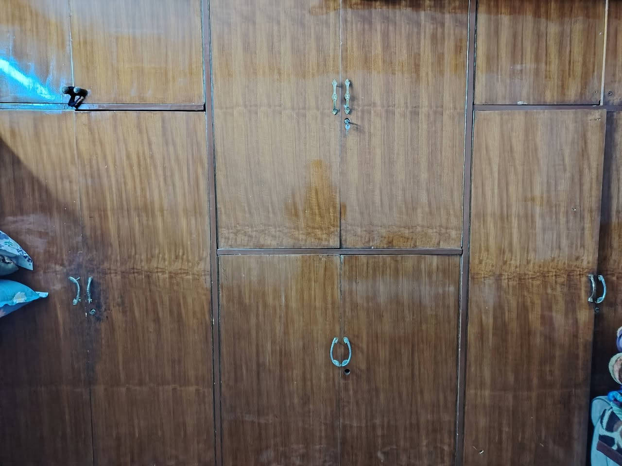 من رخصة الادمن... متوفر كنتور 12 باب طابقين شغل حطاطه السعر خاص او الاتصال على.. ***********... ***********.
