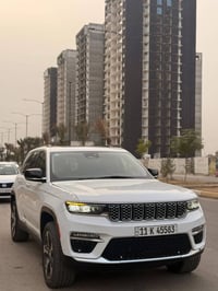 جيب كرانـد شيروكي 4XE 2023 جديدة بمعنى الكلمةة حجم المكينة : 2000 تيرب...