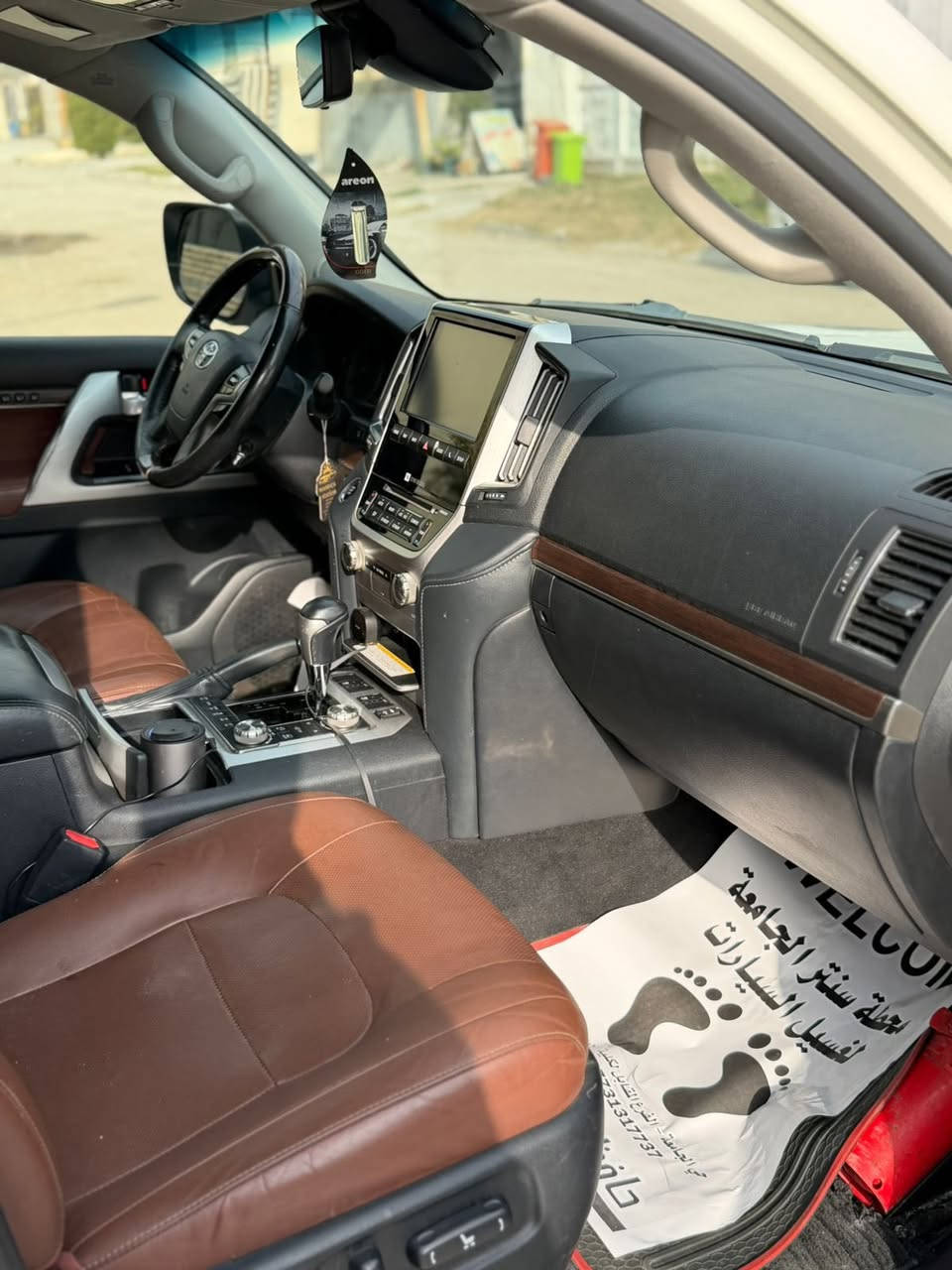 السلام عليكم
لاندكروزvxs 2019
فول مواصفات مواصفات لكزز
اعلى فئة بلاندكروز مكفولة عدا بارد بالدعامية الخلفية مصلحة علبارد
ماشية ٢٠٠ الف حقيقي
داخلها جديد عبالك ممستعمل
السعر 55 الف ونص 
للاتصال***********
