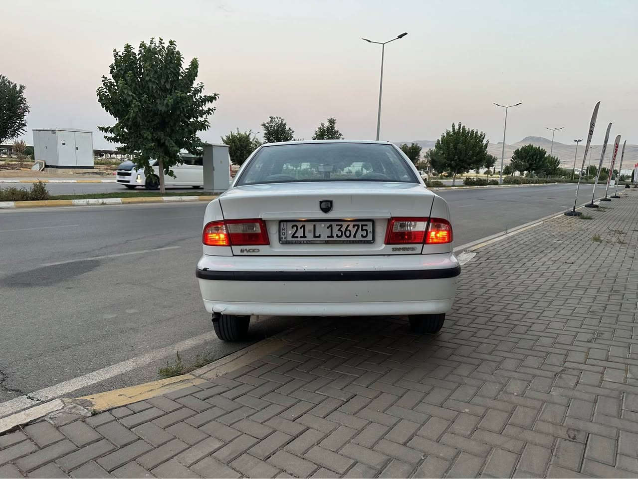 سةرتا بةناوي خواي گةورة 
صةمةند ٢٠١٢ 
گرايم شكفت 
چوار جام كارةبا 
ئاوينة كارةبا 
سيوچ كونترول مةركةزي بيلاد
تةبريد 
ناو فورميكا 
ناو زةرد 
چوار تايةي تازة 
تاقم پيش و دواي تازة 
بةشةرتي كيرو مةكينة 
سةنةوي تا٢٠٣٠ تازةية 
بي بوياخة 
١٥٩ هةزار روشتوة 
سعري ٥١ گةلاو كةميك مةجال
*********** السليمانية, العراق
