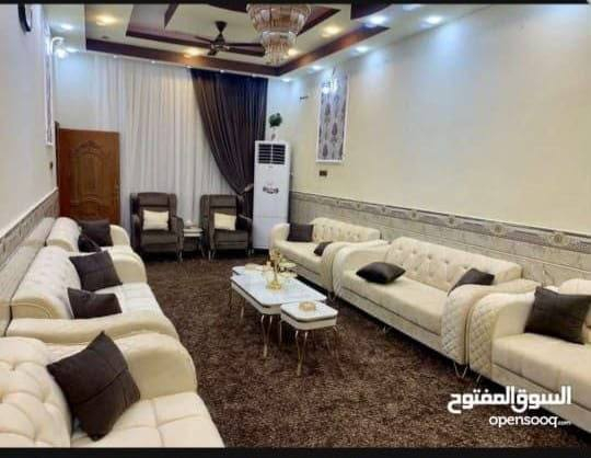عرض بيت للبيع في البهادرية المساحة الكلية,525متر 
البناء 310متر والباقي حديقة وكراج 215متر 
السعر 225مليون عراقي قابل للتفاوض 
للاستفسار عقارت الحيدري 
موقع المكتب نهر خوز 
***********حسن أبو كيان
