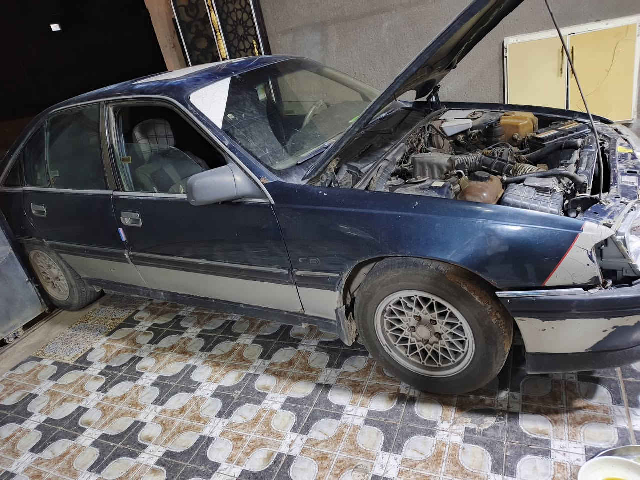 يالله اوبل اوميكا للبيع او مراوس شعندك دز حسب لقناعة 
مكانها رمادي اوتماتيك مكينة 2000 رقم الانبار 
للستفسار ***********
