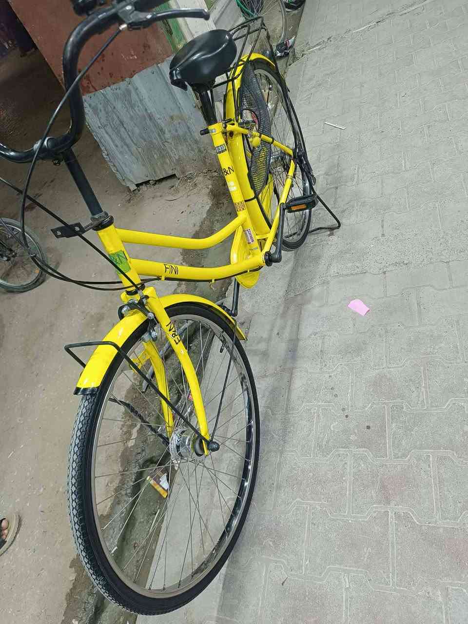 السلام عليكم
للبيع باسكل ليموني 
نضافه فول 
وياله استيل كير وحساس
السعر (250) الف وبي مجال
الرقم‏‪***********‬‏
المكان نجف مشخاب
