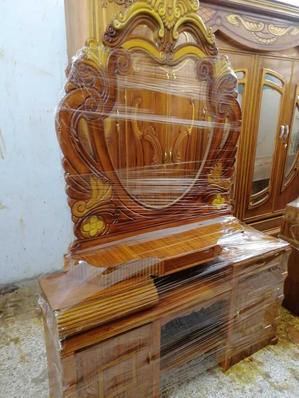 السلام عليكم غرفه للبيع ٦باب طابقين صاج ظهر جرجوبه نظيفه جدا السعر ٨٧٥ الف وبيه مجال العنوان بعقوبه كاطون الرازي شارع ابو رباح قرب مرطبات لسيد مزاد ابو كرار الغريباوي ***********
