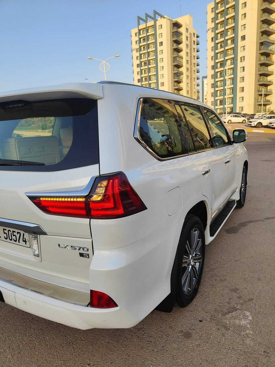 بسم الله الرحمن الرحيم
السلام عليكم السعر 330 ورقه بيع مستعجل ماشيه 109 فقط
   لكزز 2016 شرط كفاله عام كير مكينه بيها بس 2 قطعه ونص صبغ بدون داخل اثر شخص رقم اسمي تحويل مباشر بلشرط

     (((ملاحظه))) ٠ 

(اعتذر عن بيع الأقساط او المده والمراوس )

  (رجاءآ وكلشي موضحلك  )
رقم صاحب السياره 

***********
