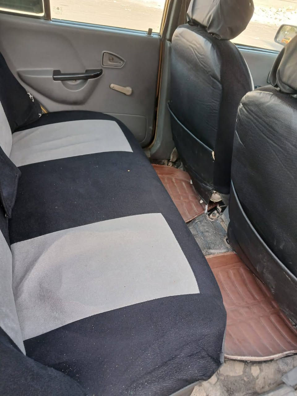 السلام عليكم سايبة مديل١٣
كير ومكينه نظيفات شواصي بلاديات نظيفات كهربائيات شغاله 
صدرها نظيف تحويل مباشر 
سعر ٢٣وبيها مجال 
رقم الموبايل 
***********
