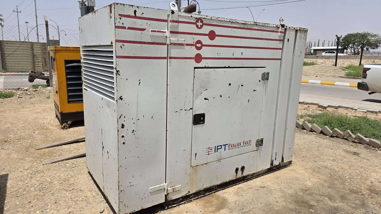 للبيع مولد 50 KVA (بيركنز أصلي) 
• ​نوع المحرك: بيركنز (Perkins).
• ​القدرة: 50 KVA.
• ​الحالة: نظيف جداً (كاتم للصوت).
• ​الموقع: الكوت ( يوجد توصيل )
• ​الفحص: شغال وجاهز .
• للاتصال : ***********
