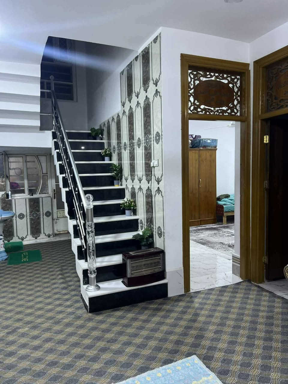 السلام عليكم
#دار للبيع طابو زراعي سند 25 تحويل مباشر المساحه الكليه 200 مترطابقين بناء حديث عنوانه حي الجزائر البو عليان متوفره جميع الخدمات  
 الطابق الاول :
صالة وكليدور ومطبخ وغرفتين نوم ومجمع حصيات 
الطابق الثاني :غرفتين نوم 
سعره140 مليون وبي مجال 
____________________________________________
#الاستفسار  اتصال على الرقم***********
او مراجعة مكتب العز للعقار نزلة جسر بته بإتجاه مجسّر الثوره
